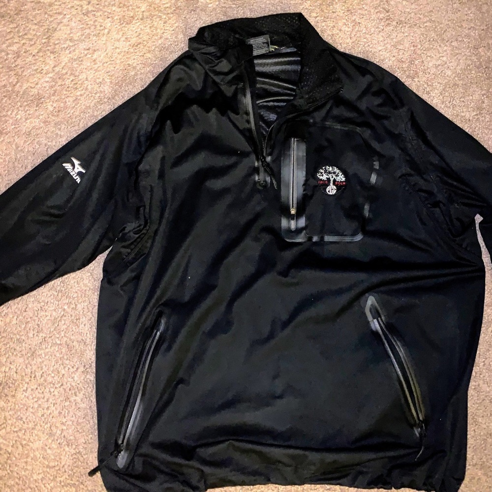 Black pullover